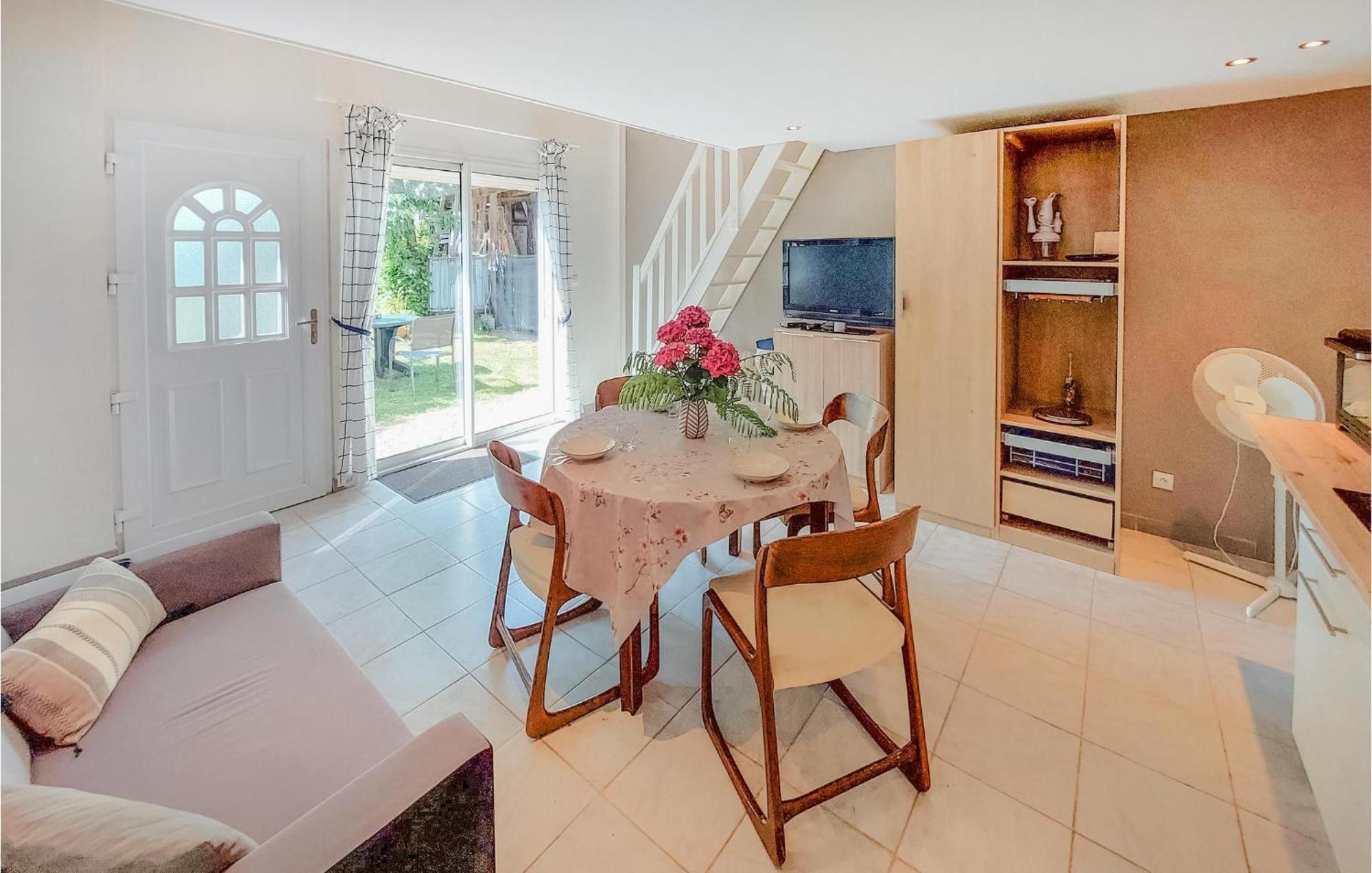 Gorgeous Home In Molinet With Wifi Exterior photo
