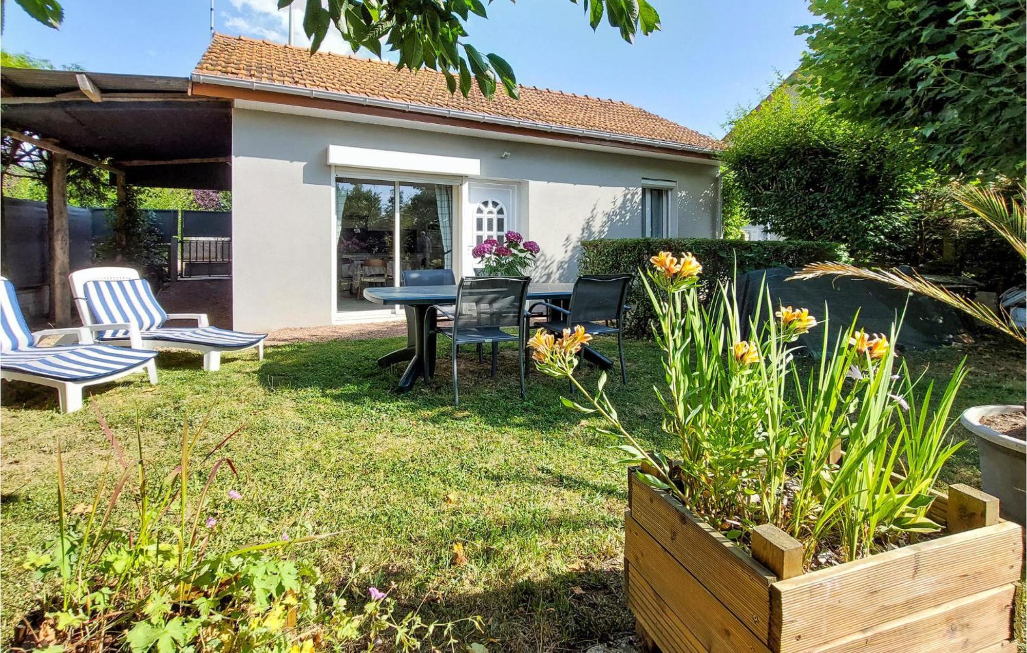 Gorgeous Home In Molinet With Wifi Exterior photo
